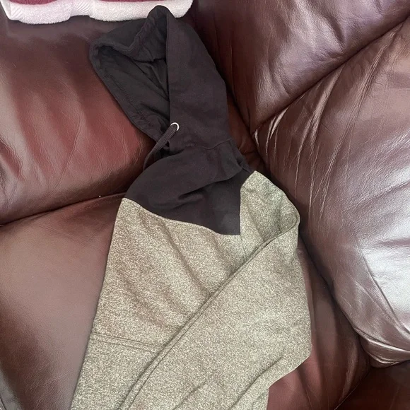 LIKE NEW HOODIE BY BLACK JACK. GREEN AND BLACK W/ FRONT POCKET - Picture 1 of 5